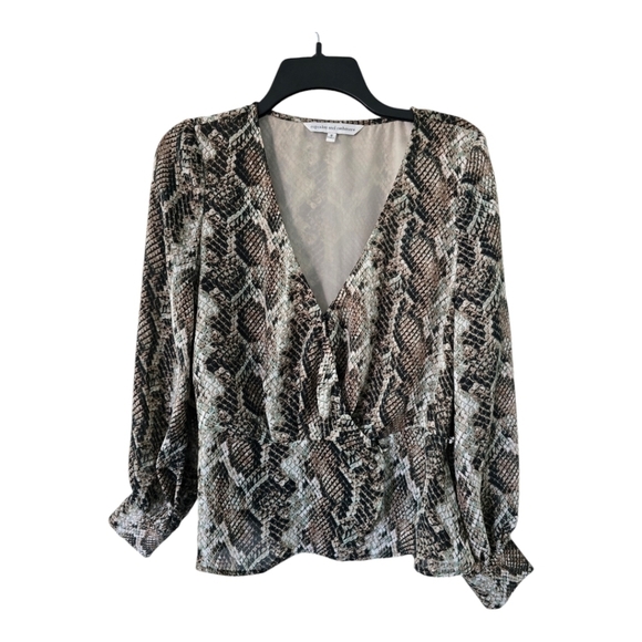 Cupcakes & Cashmere Blouse Womens Sz S Jasper Pyton Wrap  Top Animal Print - Picture 1 of 13